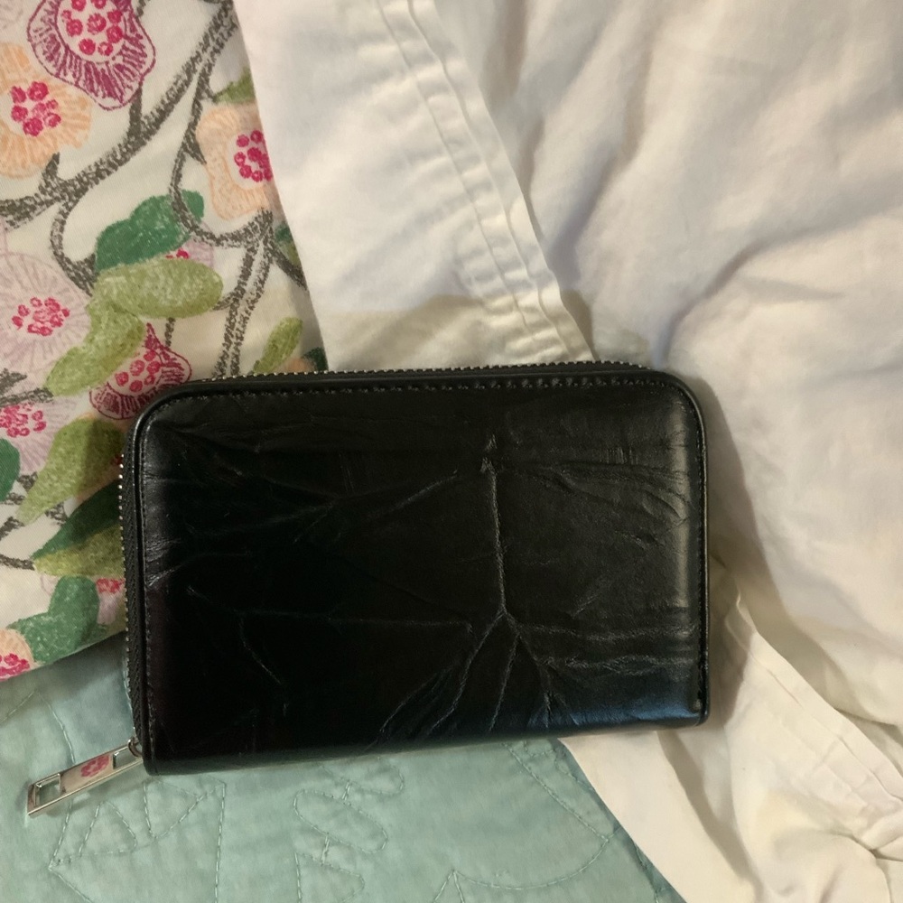 Source Unknown Black Wallet Nwot - image 1